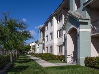 exterior at Valencia Pointe, Florida